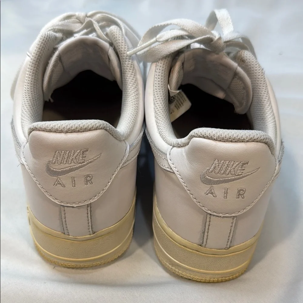 Nike Air Force-1 Womens size 8.5 Sneakers white leather low top, pre-owned, nice
